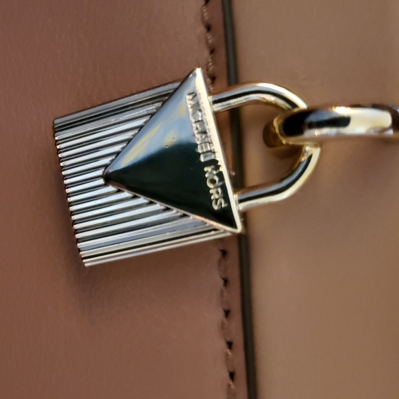 New tags Michael Kors gramercy frame satchel - Picture 3 of 6